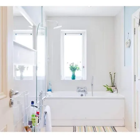 Modern 15 Minutes To Dublin Airport Ballyboughal