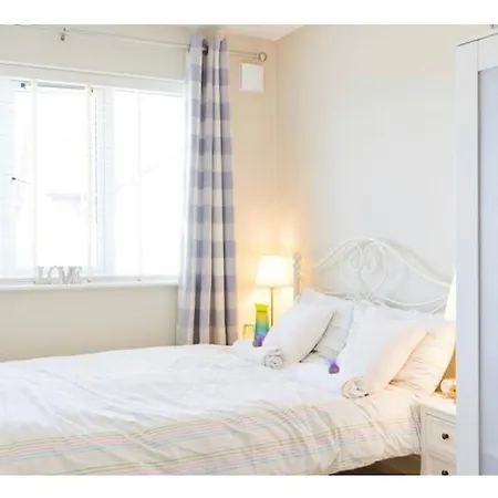 Modern 15 Minutes To Dublin Airport Ballyboughal